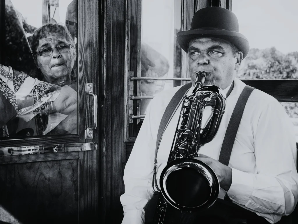 Saxofonista v klobúku (foto: Rudolf Baranovič)